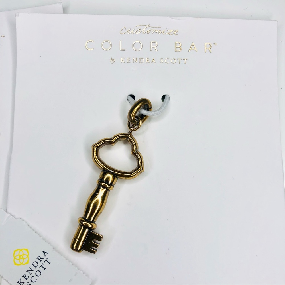 Kendra Scott
Go Beyond Chain Link Bracelet - Picture 4 of 6